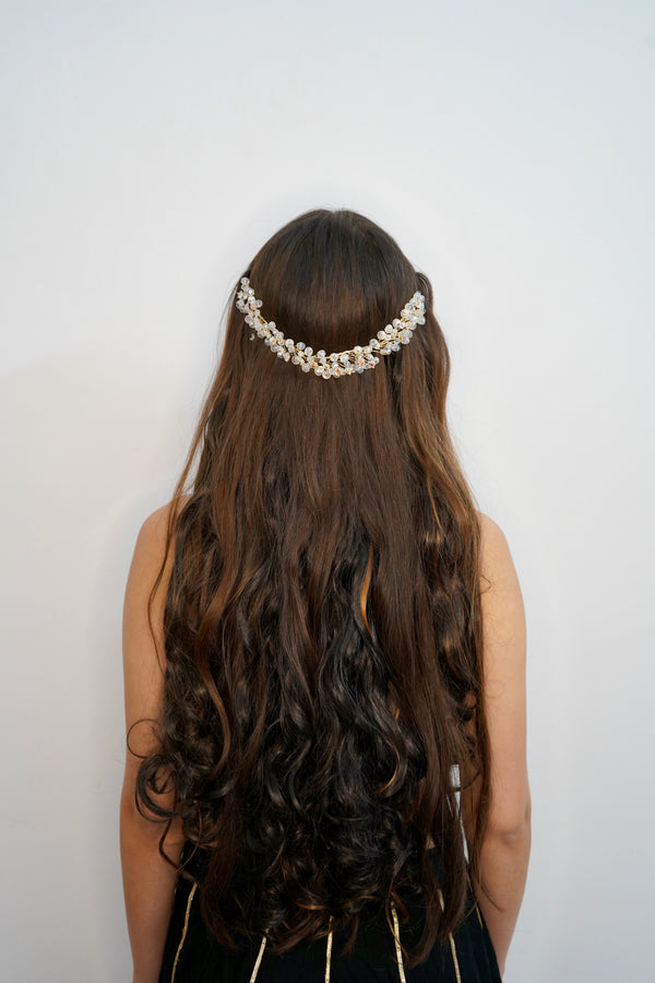 Highlighted Curly Volumizer (Set Of 3)  & Pearl Hair Brooch